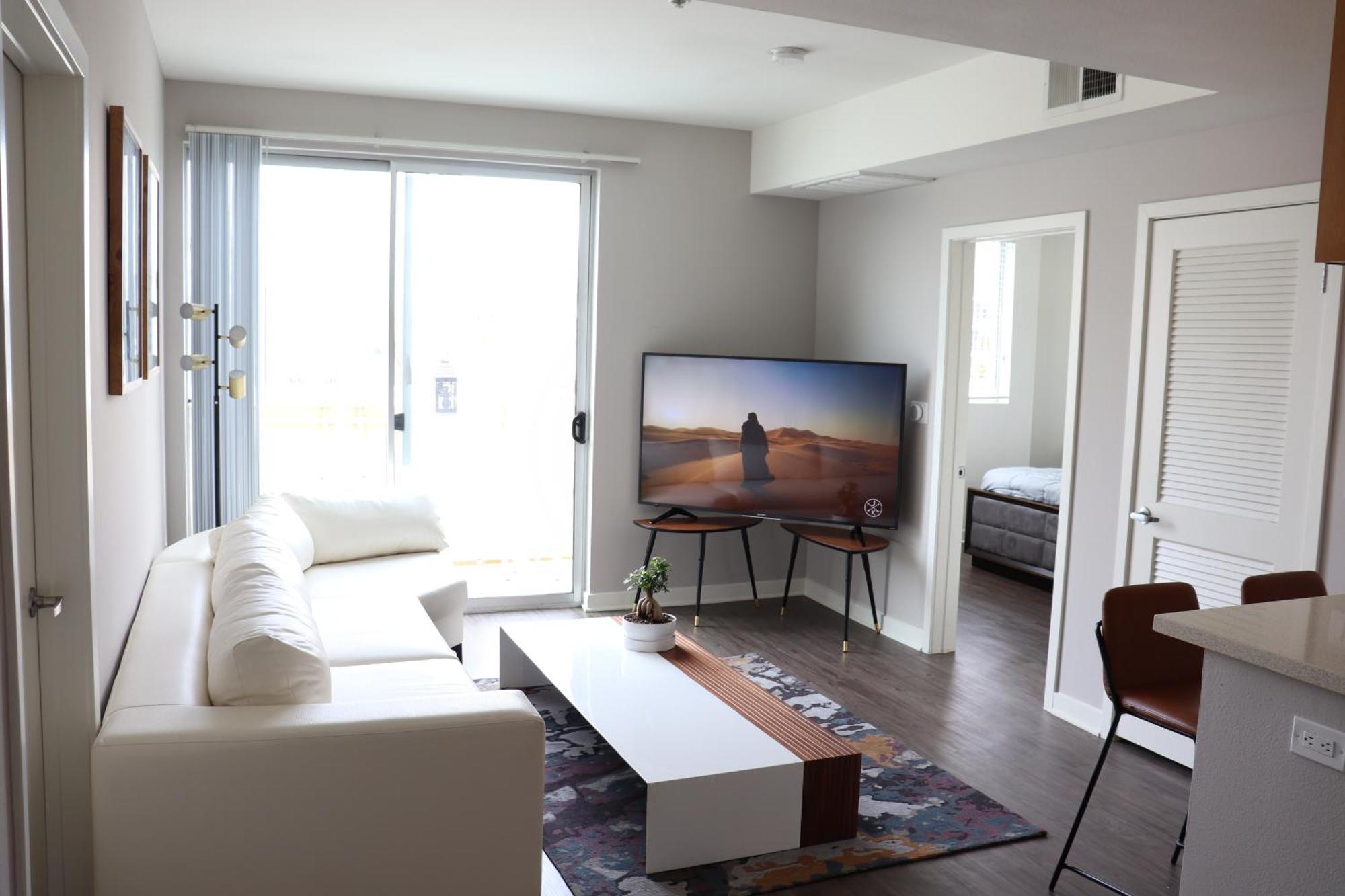 Lovely 2 Bedroom 2 Bath In Santa Monica Apartment Los Angeles